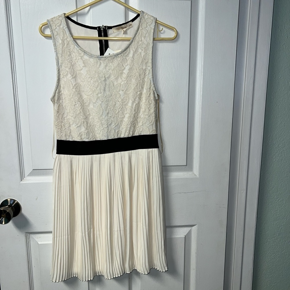 NWT rewind ivory Lace dress fit and flare flowy zip medium midi